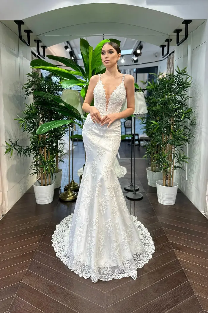 İnce Askılı, El İşlemeli, Derin Sırt Dekolteli Tasarım İthal Abiye Modeli