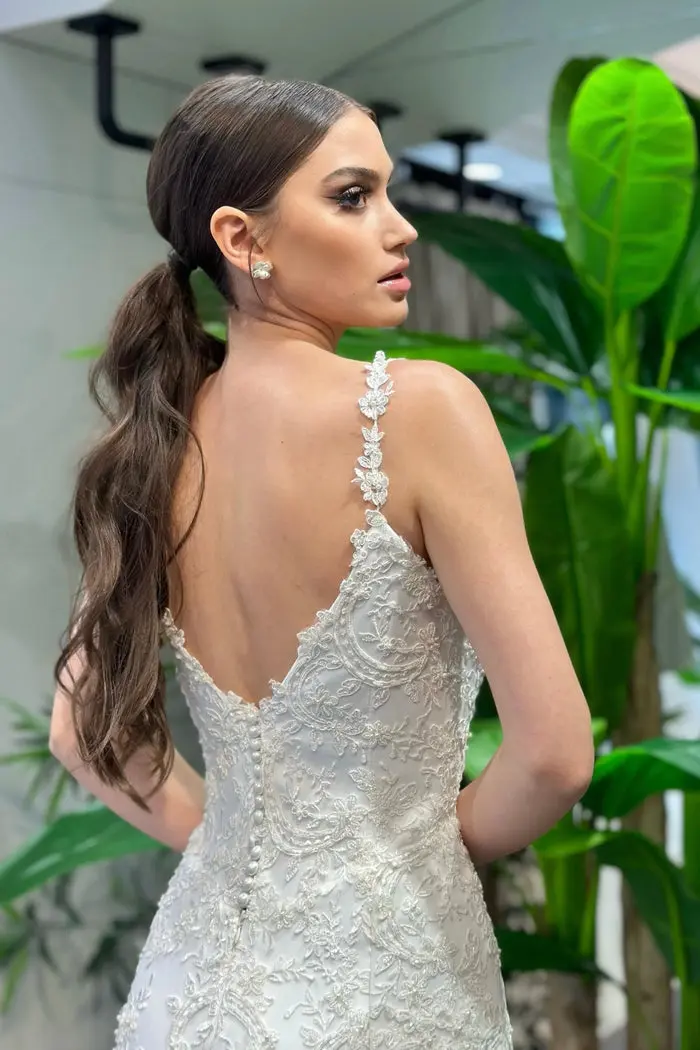 İnce Askılı, El İşlemeli, Derin Sırt Dekolteli Tasarım İthal Abiye Modeli